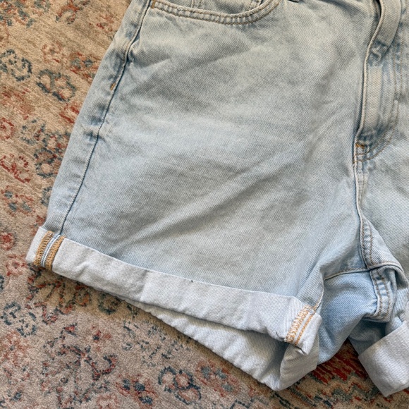 Mango MNG Mom80 Denim Shorts | 12 | Light Wash - Picture 5 of 8